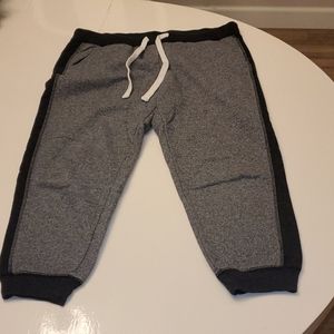 American Eagle capris